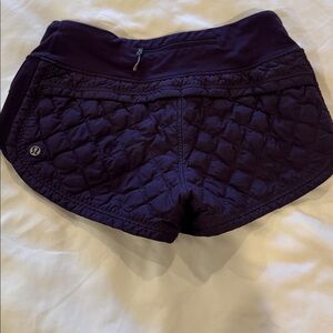 Lululemon Hot Cheeks Short in Deep Zinfandel Size 4